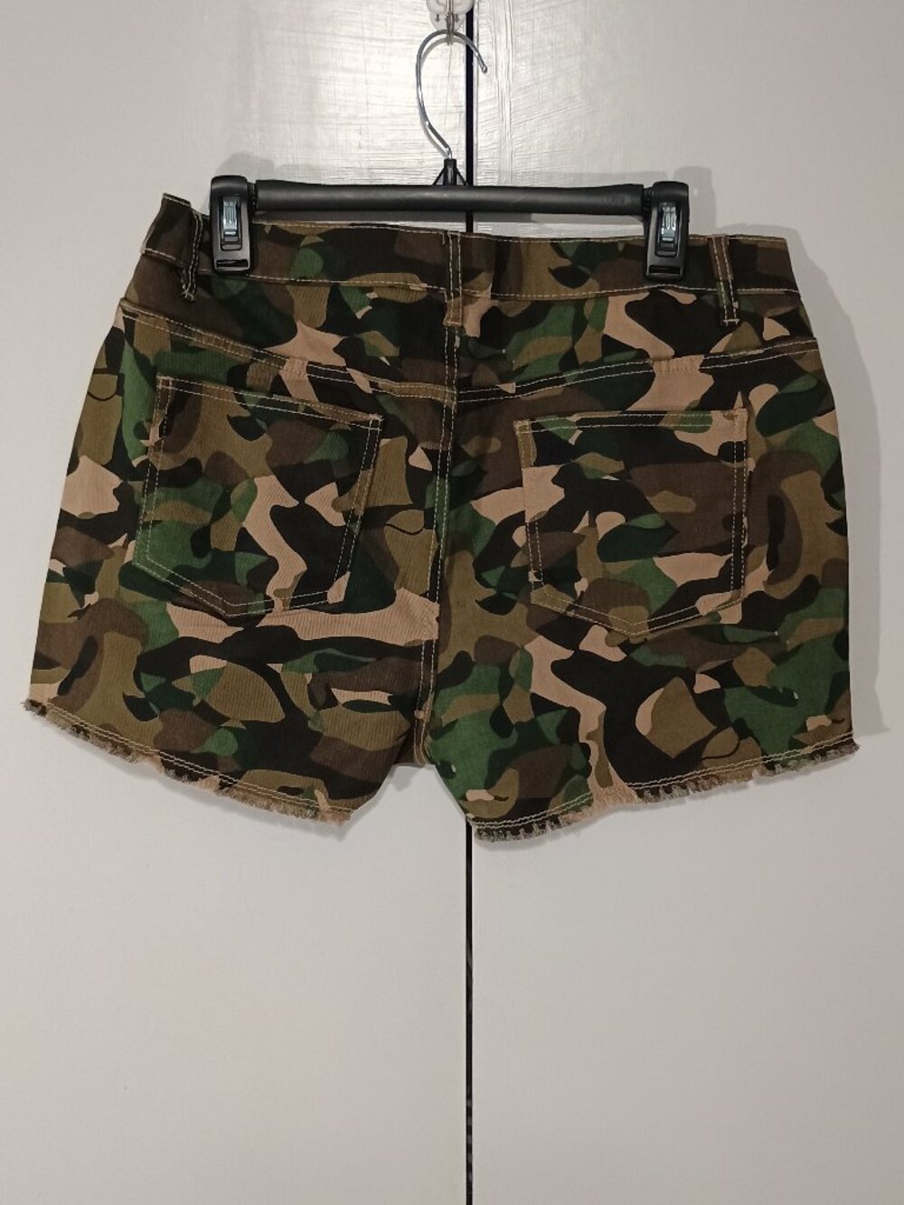 VENUS Camo Denim Cutoff Shorts Women's Size 12 Army Green Camouflage Stretch - Picture 3 of 7